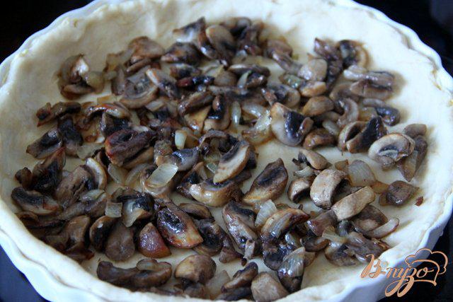 Фото приготовление рецепта: Пирог с картофелем и грибами шаг №5
