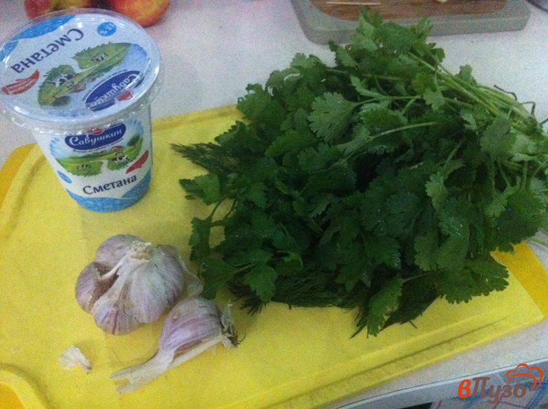 Фото приготовление рецепта: Ароматная курица с чесноком и травами шаг №2