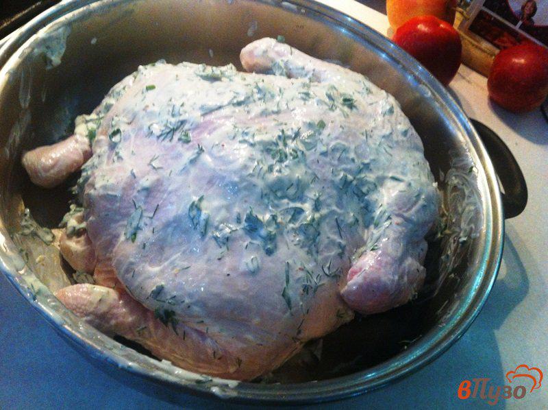 Фото приготовление рецепта: Ароматная курица с чесноком и травами шаг №6