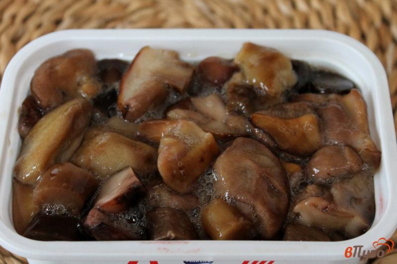 Фото приготовление рецепта: Лесные грибы замороженные на зиму шаг №5