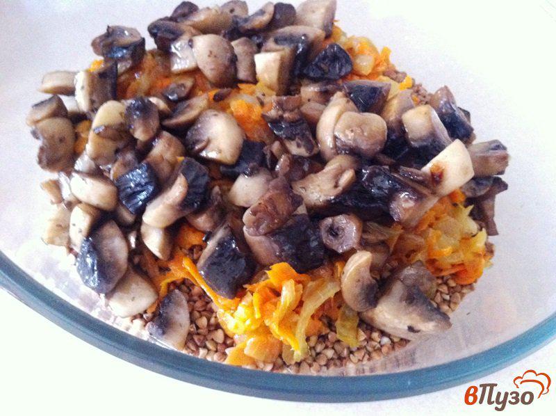Фото приготовление рецепта: Запеченная гречка с грибами шаг №8