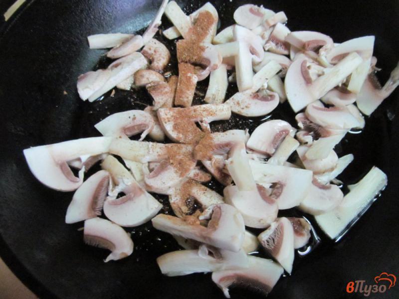 Фото приготовление рецепта: Острые блины на молоке с китайской начинкой шаг №5