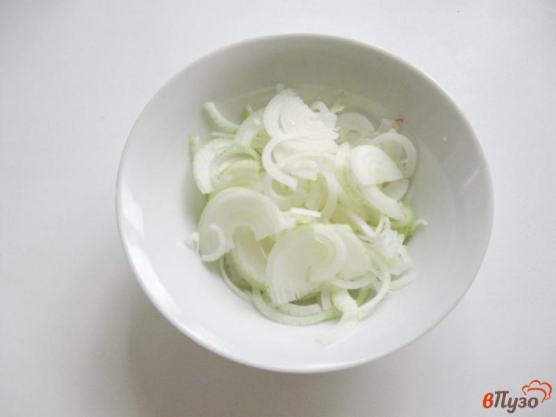 Фото приготовление рецепта: Свекольный салат с сельдью и яйцом шаг №1
