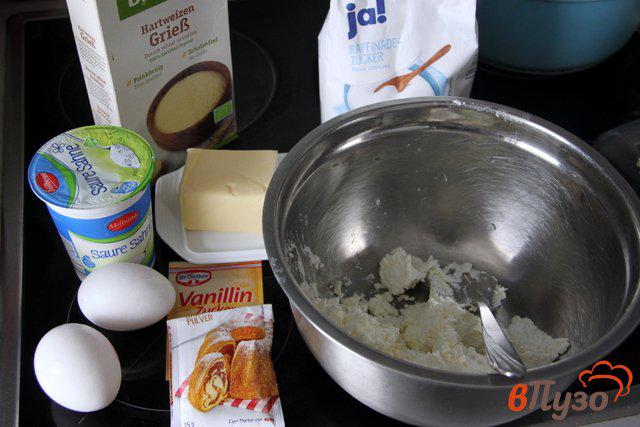 Фото приготовление рецепта: Воздушные сырники с шоколадом, из духовки шаг №1