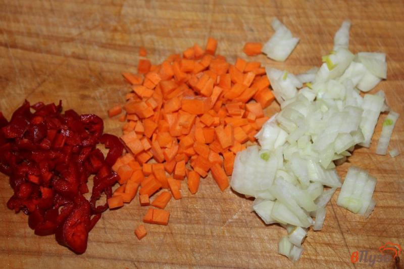 Фото приготовление рецепта: Гречневая каша с фрикадельками и овощами шаг №2