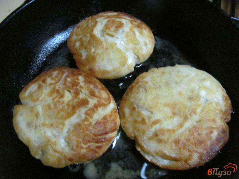 Фото приготовление рецепта: Сырники с грецким орехом и сыром «Янтарь» шаг №6