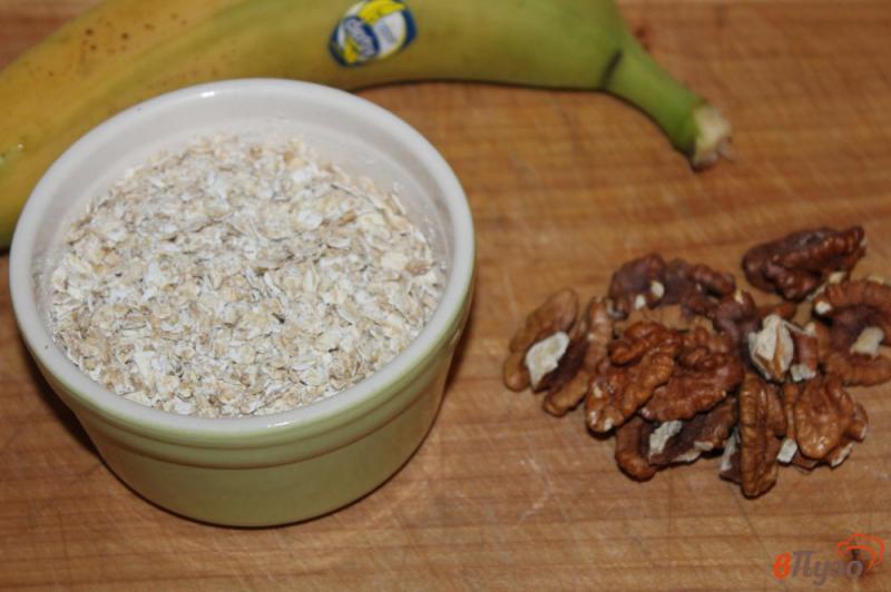 Фото приготовление рецепта: Ореховые конфеты с бананом шаг №1