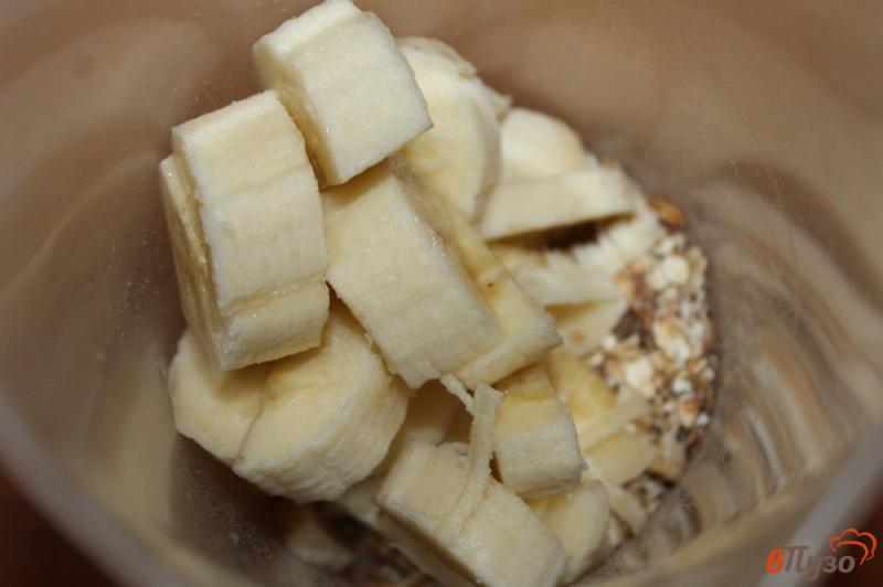 Фото приготовление рецепта: Ореховые конфеты с бананом шаг №4
