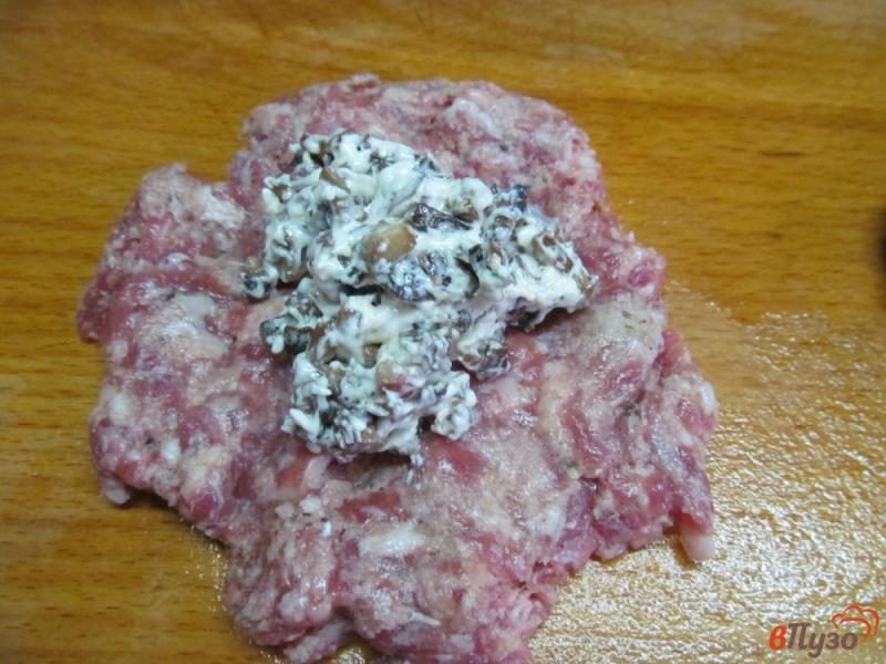 Фото приготовление рецепта: Мясные зразы с грибами шаг №4