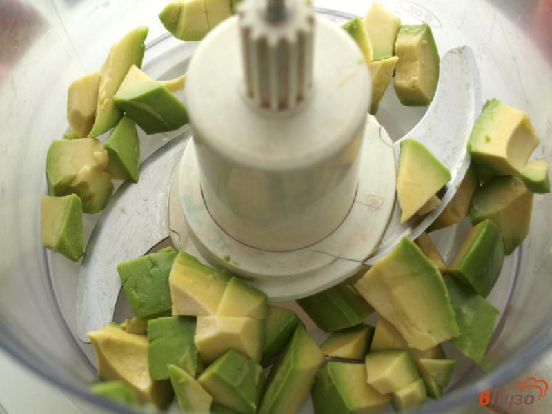 Фото приготовление рецепта: Соус из авокадо шаг №2
