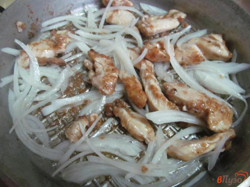 Фото приготовление рецепта: Китайская лапша с курицей шаг №3