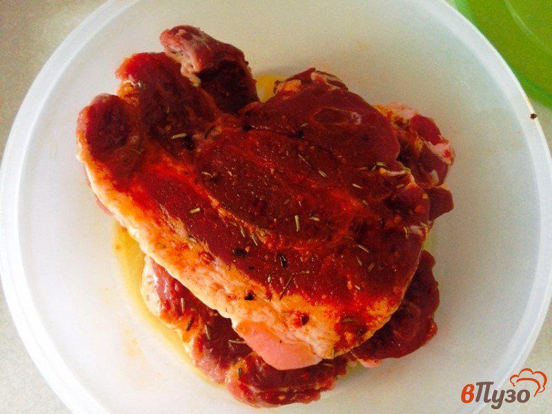Фото приготовление рецепта: Эскалоп из свинины со вкусом чеснока и розмарина шаг №1