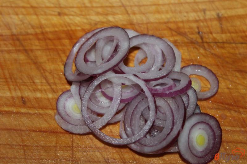Фото приготовление рецепта: Картофельный салат с оливками и помидорами шаг №3