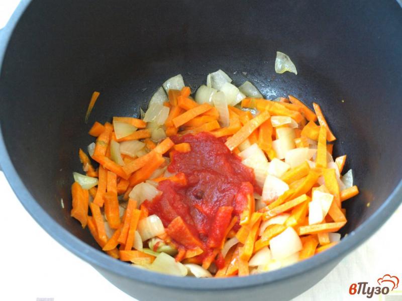 Фото приготовление рецепта: Рагу из индейки с овощами в казане шаг №3