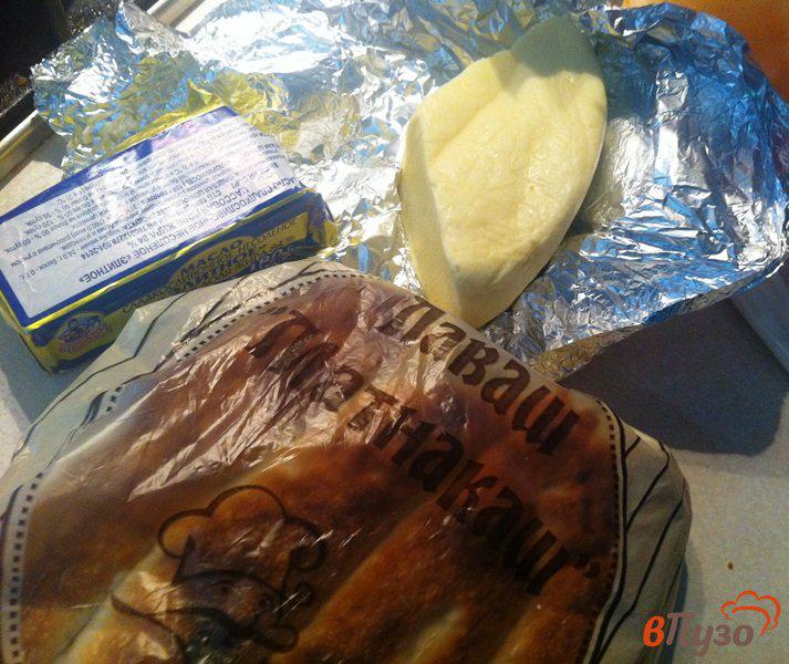 Фото приготовление рецепта: Пирога из лаваша и сулугуни шаг №1