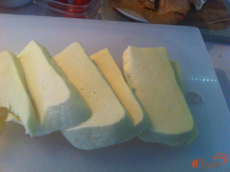 Фото приготовление рецепта: Пирога из лаваша и сулугуни шаг №3