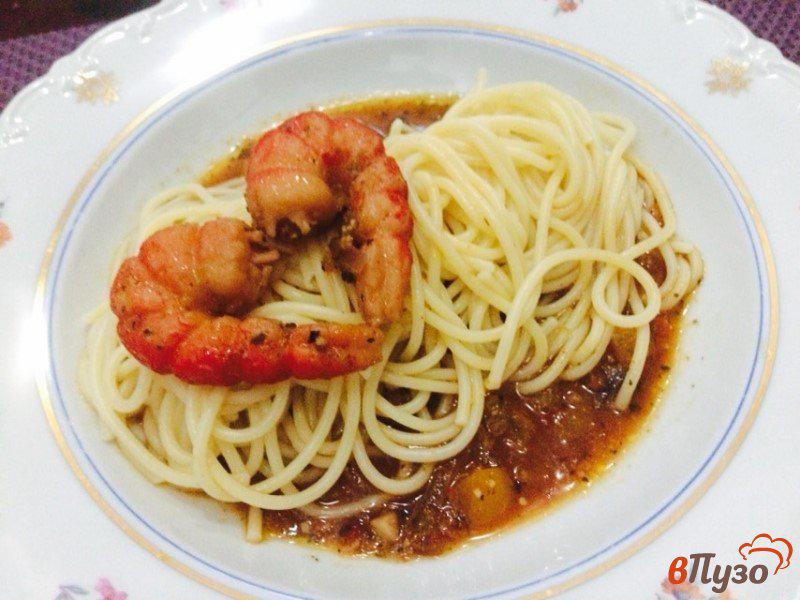 Фото приготовление рецепта: Спагетти с морепродуктами шаг №6