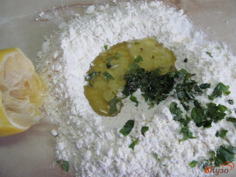 Фото приготовление рецепта: Лепешки с зеленым горошком и мятой шаг №1