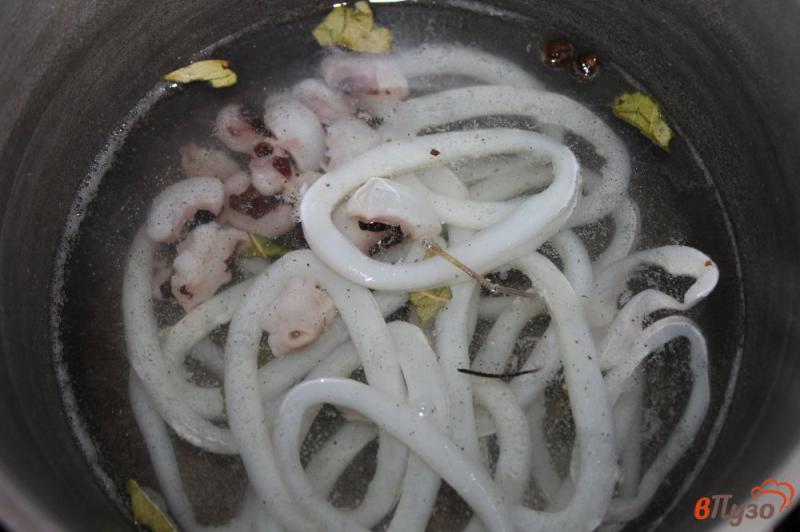 Фото приготовление рецепта: Салат из кальмара и осьминога по - корейски шаг №2