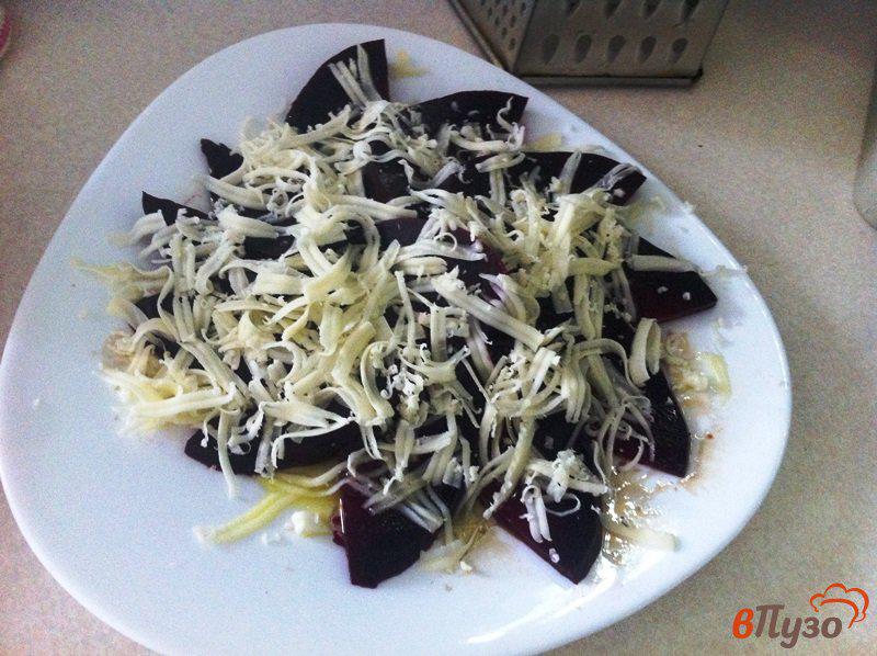 Фото приготовление рецепта: Салат из запеченной свеклы и моцареллы шаг №5