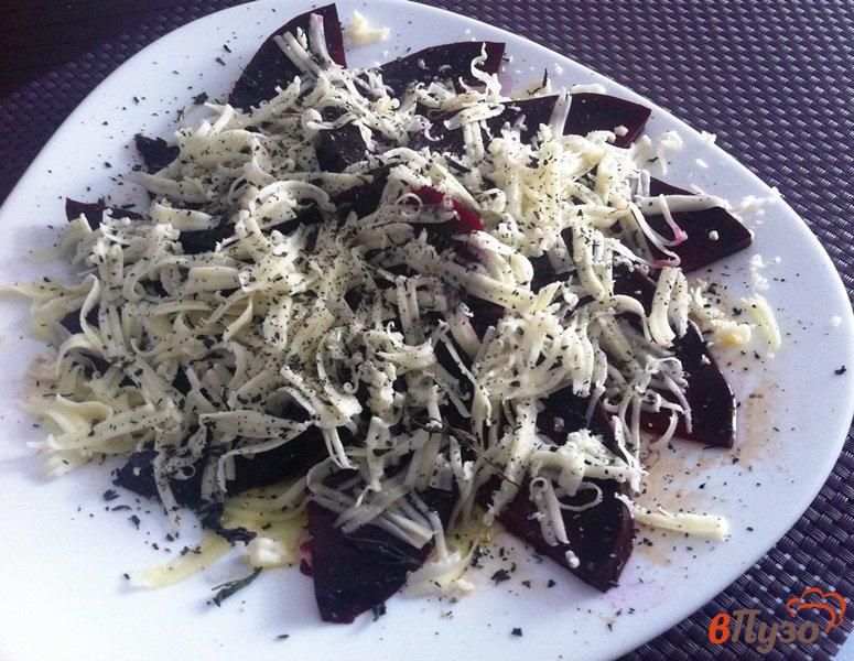 Фото приготовление рецепта: Салат из запеченной свеклы и моцареллы шаг №6