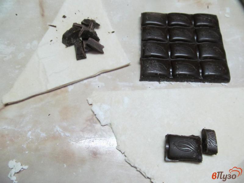 Фото приготовление рецепта: Круассаны с шоколадом шаг №2