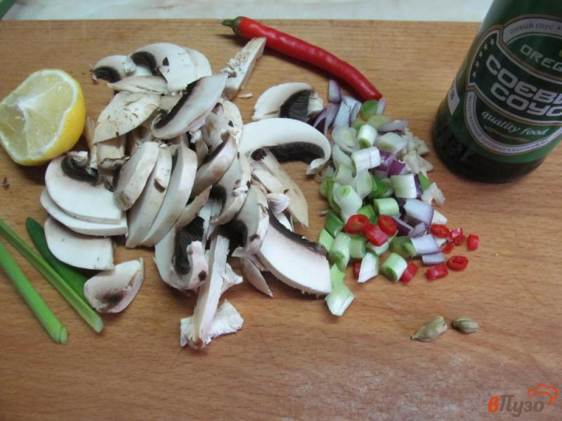 Фото приготовление рецепта: Гречка с грибами в азиатском стиле шаг №2