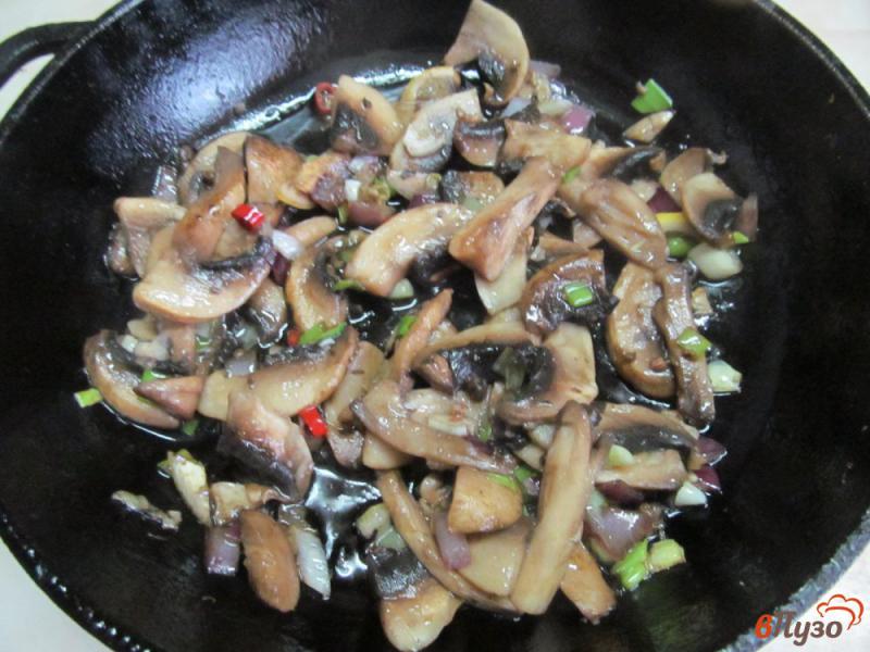 Фото приготовление рецепта: Гречка с грибами в азиатском стиле шаг №3