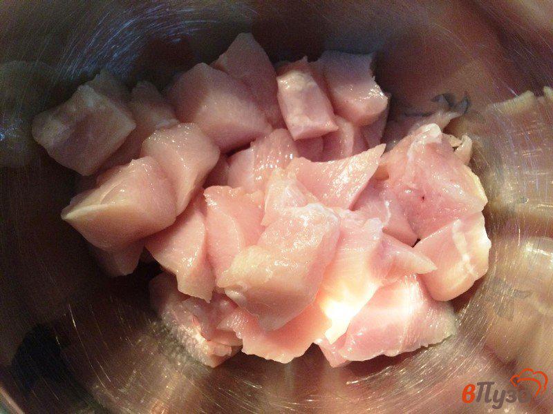 Фото приготовление рецепта: Куриное филе с сырным соусом шаг №1