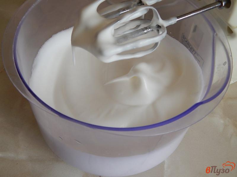 Фото приготовление рецепта: Йогуртовый тортик шаг №3