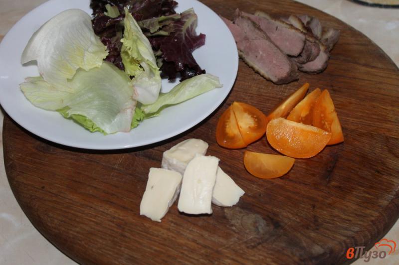 Фото приготовление рецепта: Салат с уткой и яблоком шаг №1