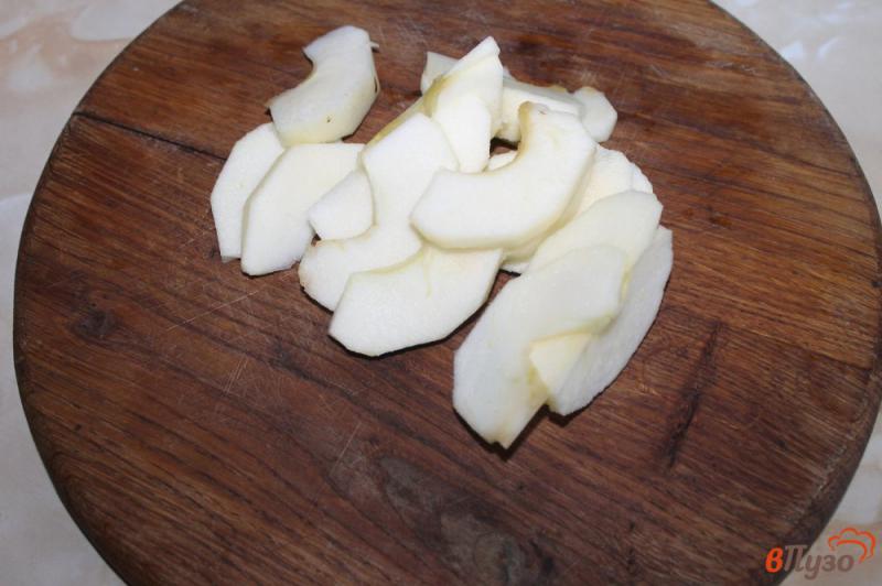 Фото приготовление рецепта: Салат с уткой и яблоком шаг №2