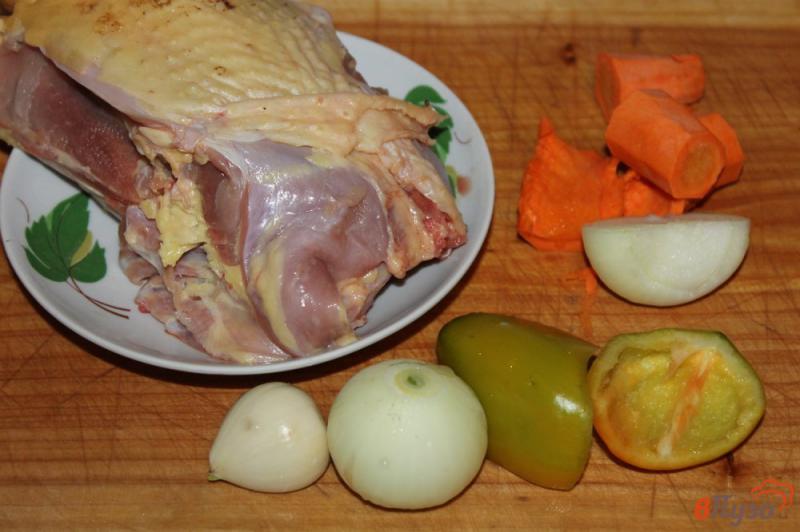 Фото приготовление рецепта: Куриный бульон с сельдереем шаг №1