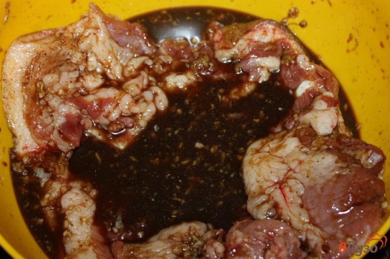 Фото приготовление рецепта: Запеченная свиная грудинка в китайском стиле шаг №6