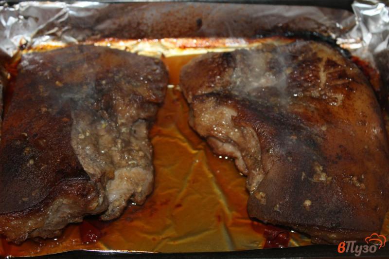 Фото приготовление рецепта: Запеченная свиная грудинка в китайском стиле шаг №9