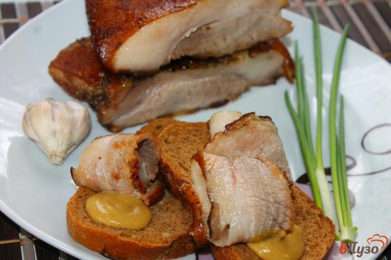 Фото приготовление рецепта: Запеченная свиная грудинка в китайском стиле шаг №10