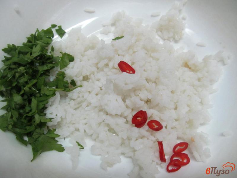 Фото приготовление рецепта: Салат с рисом и стручковой фасолью шаг №1
