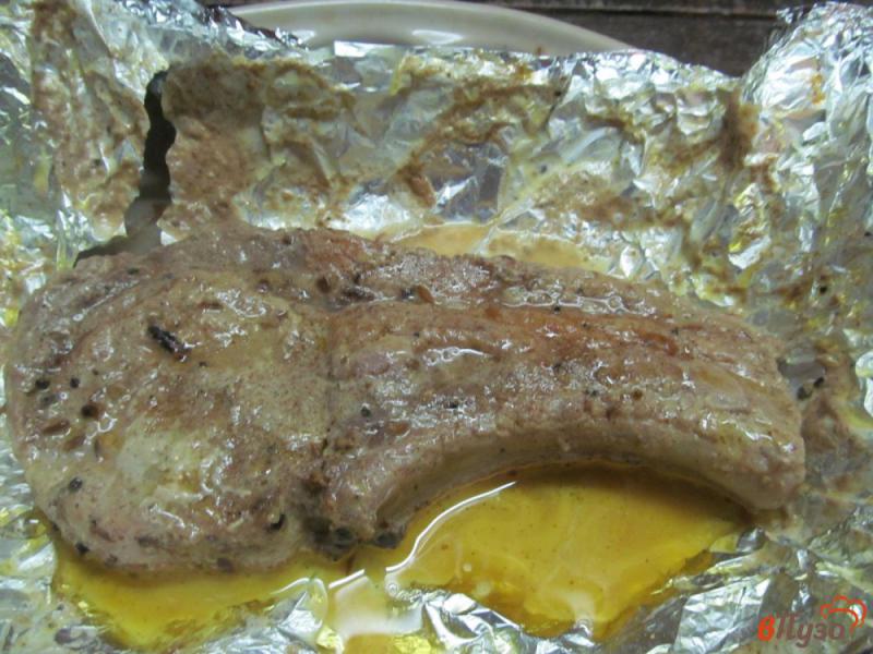 Фото приготовление рецепта: Свиной стейк в индийском стиле шаг №3