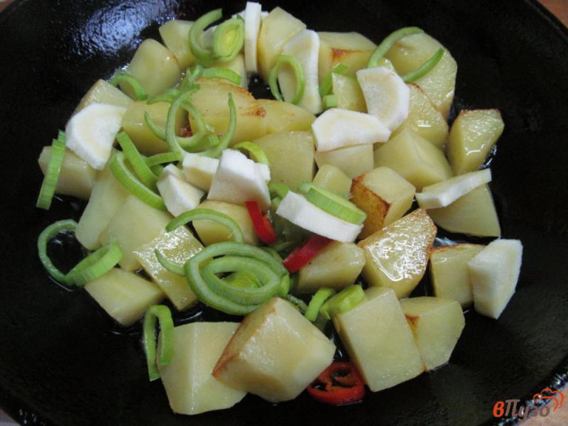 Фото приготовление рецепта: Картофель с грибами тыквой и рисом шаг №3