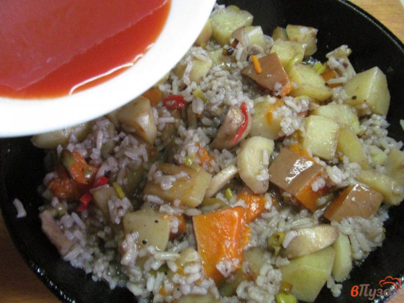 Фото приготовление рецепта: Картофель с грибами тыквой и рисом шаг №7