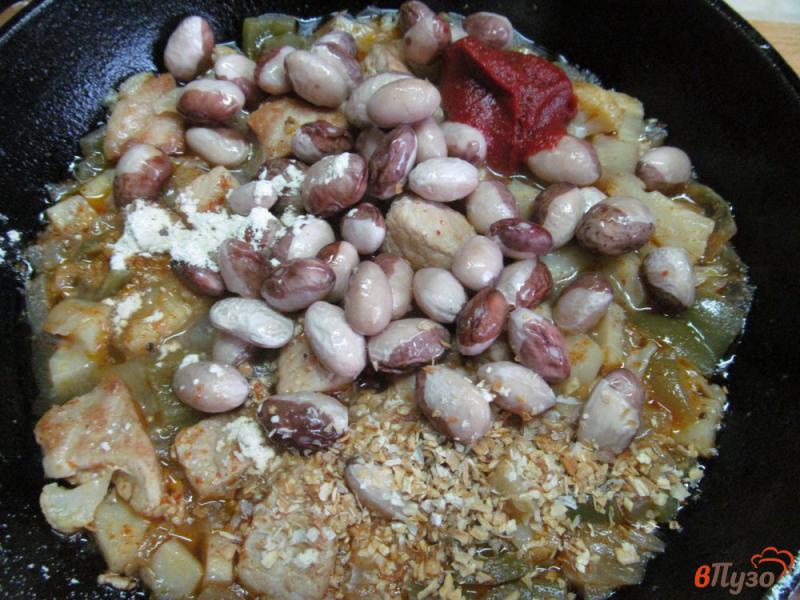 Фото приготовление рецепта: Паприкаш из свинины с фасолью шаг №7