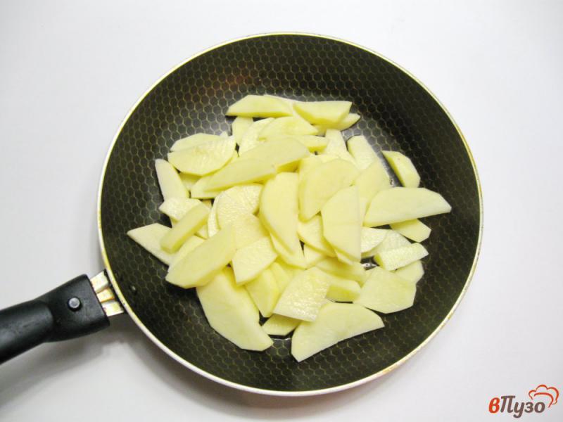 Фото приготовление рецепта: Фрикадельки с картофелем в духовке шаг №2