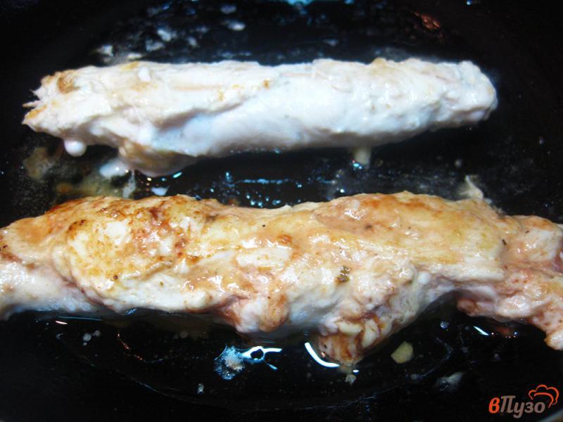 Фото приготовление рецепта: Рулетики из куриного филе шаг №8