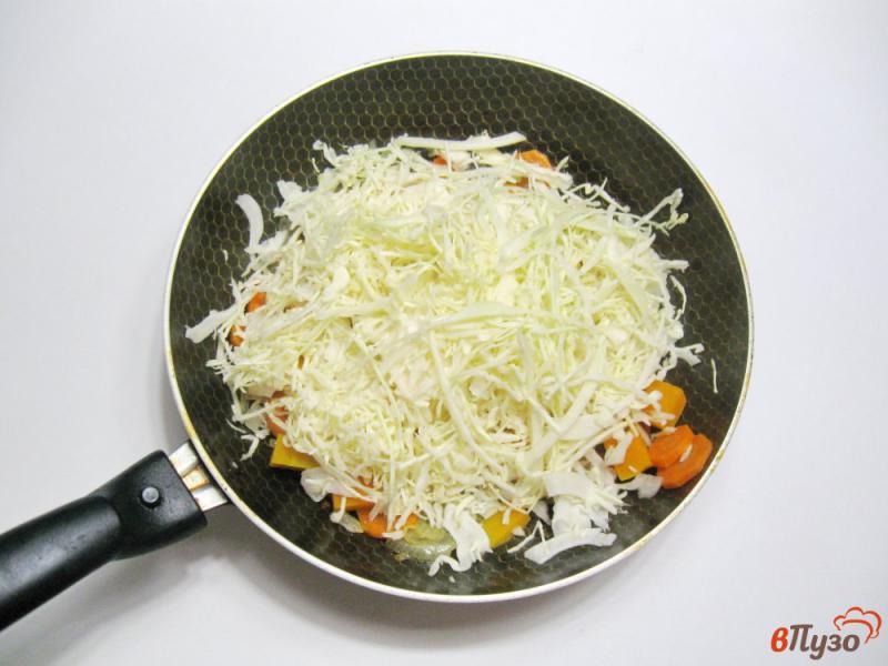Фото приготовление рецепта: Овощное рагу с тыквой и зеленым горошком шаг №3