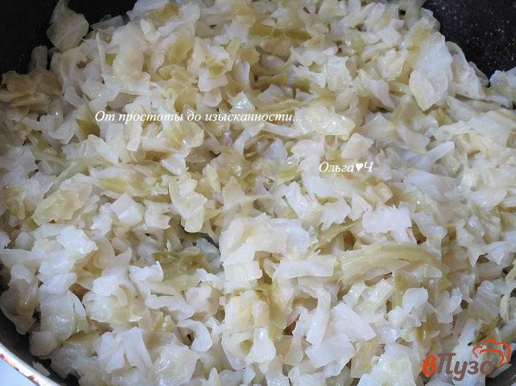 Фото приготовление рецепта: Чебуреки с капустой и сельдью шаг №1