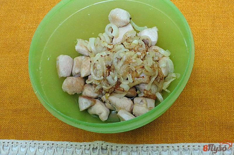 Фото приготовление рецепта: Тарталетки с куриным филе и грибами (фуршет 1) шаг №7