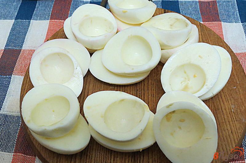 Фото приготовление рецепта: Ленивая шуба в яйцах (фуршет 4) шаг №5