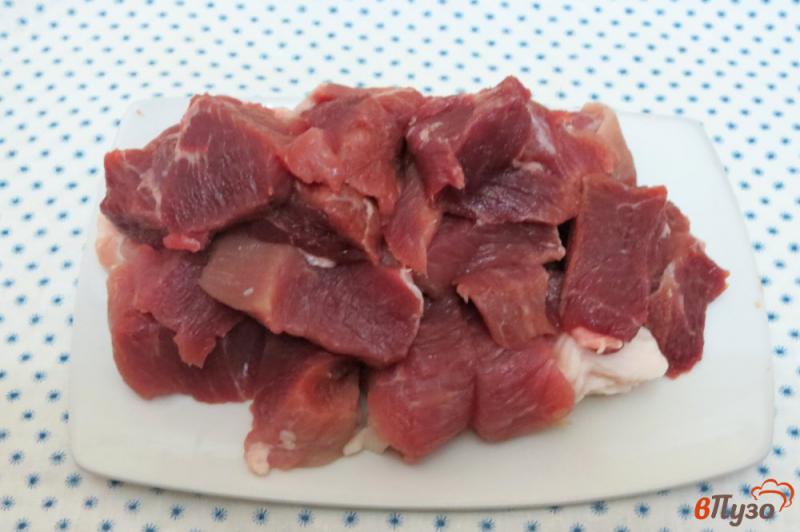 Фото приготовление рецепта: Свинина с солёными огурцами шаг №1
