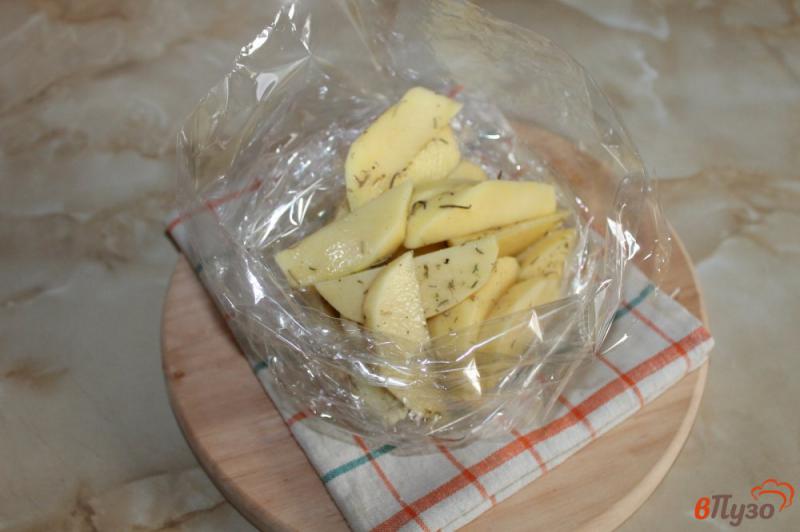 Фото приготовление рецепта: Картофель в рукаве с розмарином и тимьяном шаг №5