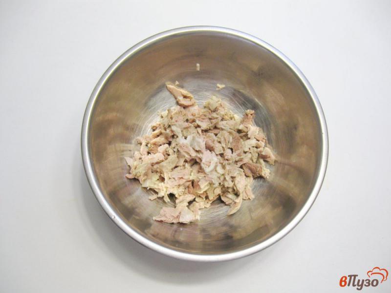 Фото приготовление рецепта: Салат из свинины с маринованным луком шаг №1